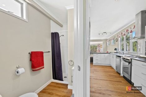 Photo of property in 56 Roretana Drive, Athenree, Katikati, 3177