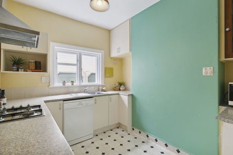 Photo of property in 2/56 Tanera Crescent, Brooklyn, Wellington, 6021