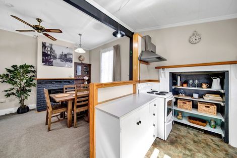 Photo of property in 9 Regent Street, Hawera, 4610