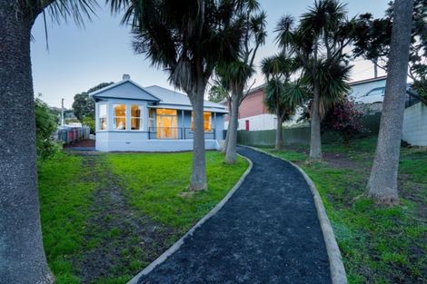 Photo of property in 2 Middleton Road, Kew, Dunedin, 9012