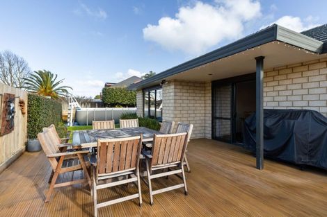Photo of property in 10 Cairns Crescent, Rototuna, Hamilton, 3210