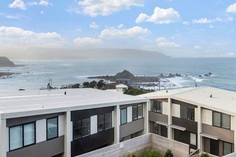 Photo of property in 16/52 High Street, Island Bay, Wellington, 6023