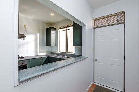 Photo of property in 2/34 Fields Parade, Oteha, Auckland, 0632