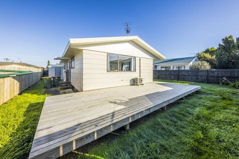 Photo of property in 2/35 Hill Crescent, Papakura, 2110