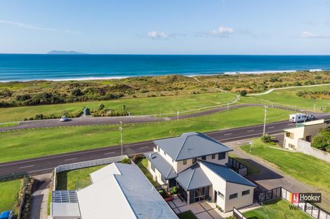 Photo of property in 142 Seaforth Road, Waihi Beach, 3611