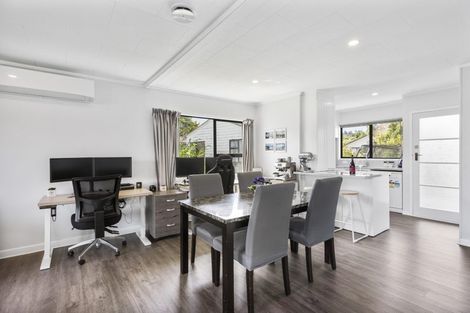 Photo of property in 2/16 Cabello Place, Unsworth Heights, Auckland, 0632