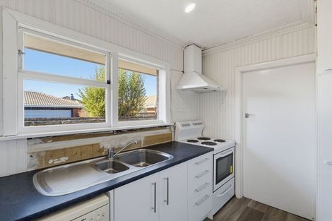 Photo of property in 42 Daniels Road, Redwood, Christchurch, 8051