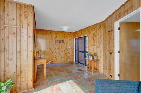 Photo of property in 16 Hussey Street, Oakura, 4314