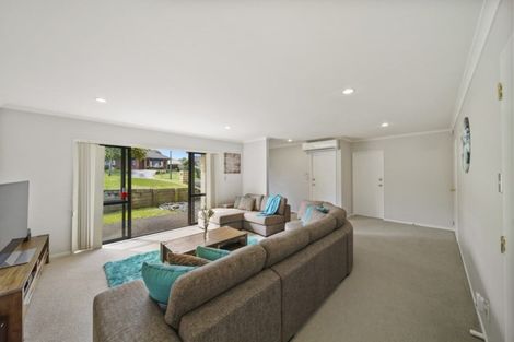 Photo of property in 38 Saralee Drive, Manurewa, Auckland, 2105