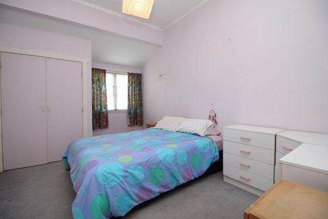 Photo of property in 3 Wattle Street, New Lynn, Auckland, 0600