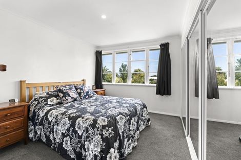 Photo of property in 43 Woodleigh Street, Frankleigh Park, New Plymouth, 4310