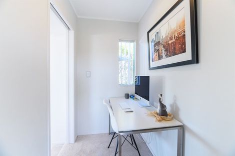Photo of property in 1/7 Kaihu Street, Northcote, Auckland, 0627