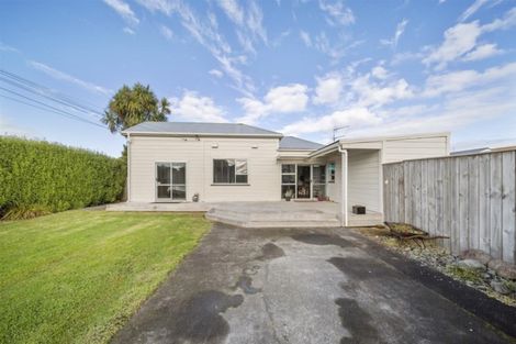 Photo of property in 1 Collins Street, Hawera, 4610