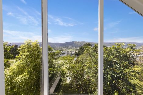 Photo of property in 6b Jacaranda Grove, Maungaraki, Lower Hutt, 5010