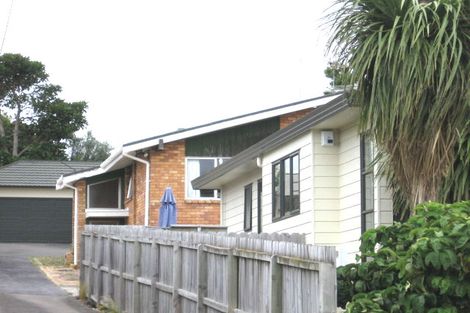 Photo of property in 8b Aeroview Drive, Beach Haven, Auckland, 0626