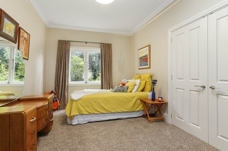 Photo of property in 186 Boord Crescent, Kumeu, 0891