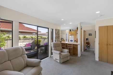 Photo of property in 2/72 Trafalgar Street, Waterloo, Lower Hutt, 5011
