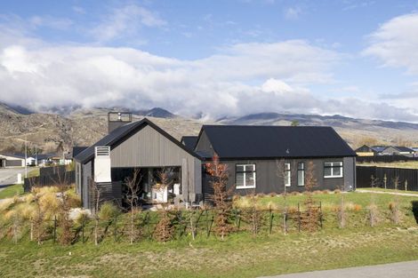 Photo of property in 7 Hatters Lane, Mount Pisa, 9383