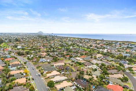 Photo of property in 69 Gravatt Road, Papamoa Beach, Papamoa, 3118