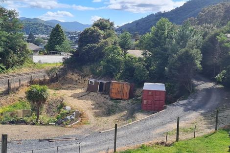 Photo of property in 16 Angle Street, Picton, 7220