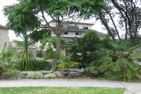 Photo of property in 18 Centennial Place, Campbells Bay, Auckland, 0630