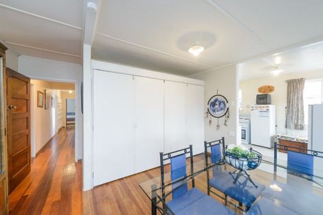 Photo of property in 33 Andrew Avenue, Roslyn, Palmerston North, 4414