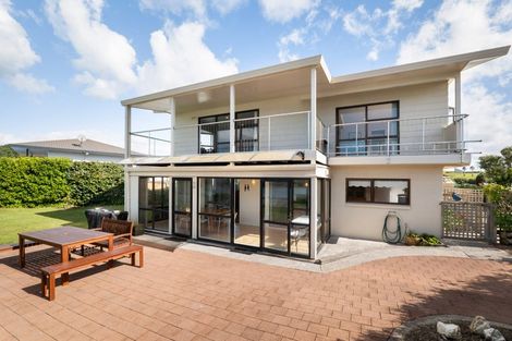 Photo of property in 16 Pohutukawa Drive, Athenree, Katikati, 3177