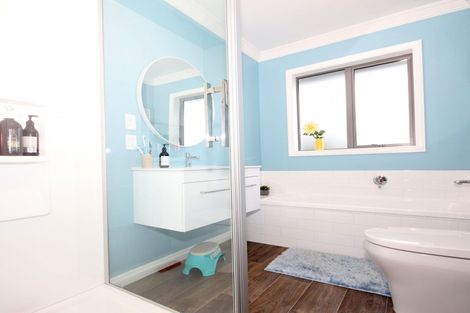 Photo of property in 15 Court Of Ascot, Seaward Bush, Invercargill, 9812