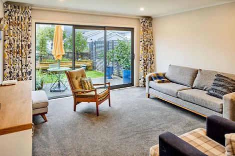 Photo of property in 12 Bluff Road, Kenepuru, Porirua, 5022