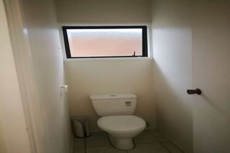 Photo of property in 5 Caribbean Drive, Unsworth Heights, Auckland, 0632