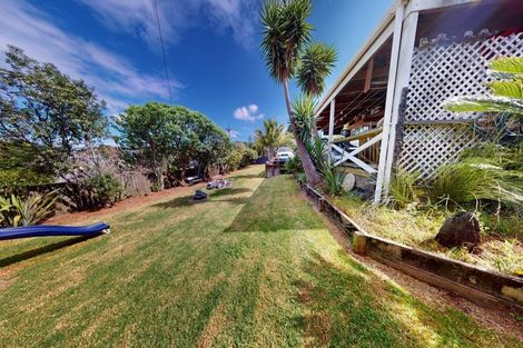 Photo of property in 33 Hauraki Road, Leigh, 0985