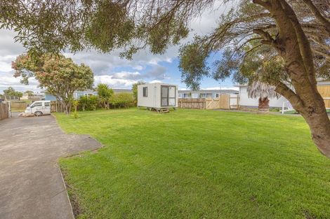 Photo of property in 4 Kupe Place, Castlecliff, Whanganui, 4501
