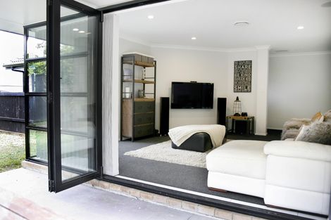 Photo of property in 33 Sunningdale Street, Wattle Downs, Auckland, 2103