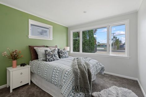 Photo of property in 13 Stokes Avenue, Te Atatu Peninsula, Auckland, 0610