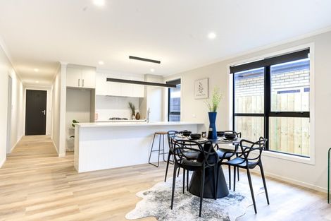 Photo of property in 23 Waruhia Crescent, Rototuna North, 3281