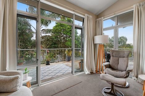 Photo of property in 5 Palm Cove, Arkles Bay, Whangaparaoa, 0932