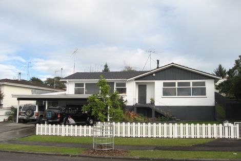 Photo of property in 8 Valencia Place, Manurewa, Auckland, 2102
