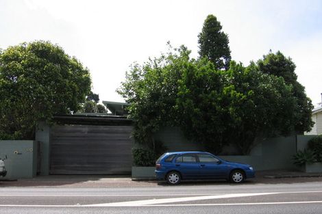 Photo of property in 100 Campbell Road, One Tree Hill, Auckland, 1061