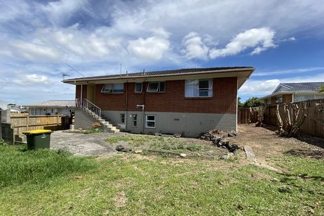 Photo of property in 72 Botany Road, Botany Downs, Auckland, 2010