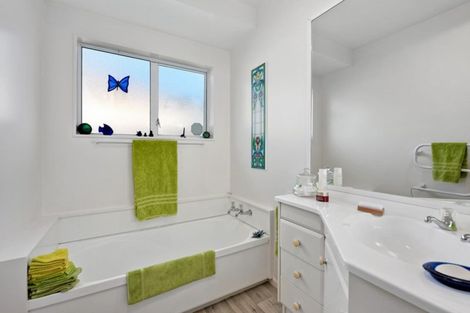 Photo of property in 1/25 Lane Street, Wallaceville, Upper Hutt, 5018