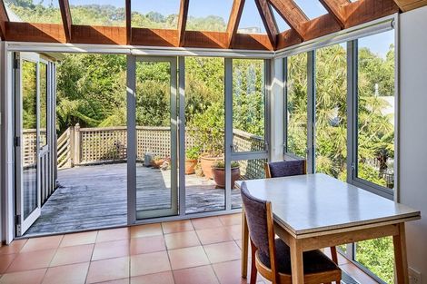 Photo of property in 1 Roys Road, Plimmerton, Porirua, 5026