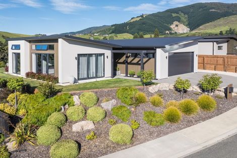 Photo of property in 14 Hill Tops Way, Stoke, Nelson, 7011