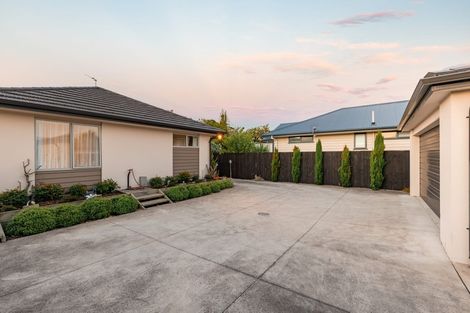 Photo of property in 238 Wainoni Road, Avondale, Christchurch, 8061