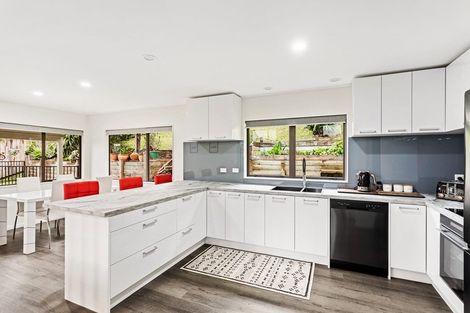 Photo of property in 9 Dee Place, Torbay, Auckland, 0630