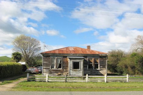 Photo of property in 16 Saint Clair Street, Takapau, 4203
