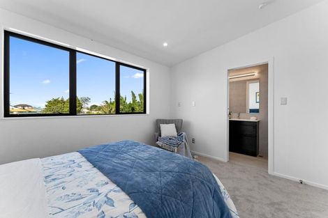 Photo of property in 6/18 Sylvan Crescent, Te Atatu South, Auckland, 0610