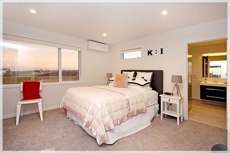 Photo of property in 6a Marine Parade South, Foxton Beach, Foxton, 4815