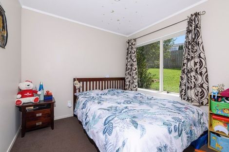 Photo of property in 49 Patts Avenue, Glendene, Auckland, 0602