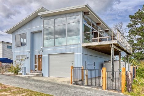 Photo of property in 10 Cornwall Way, Mangawhai Heads, Mangawhai, 0505