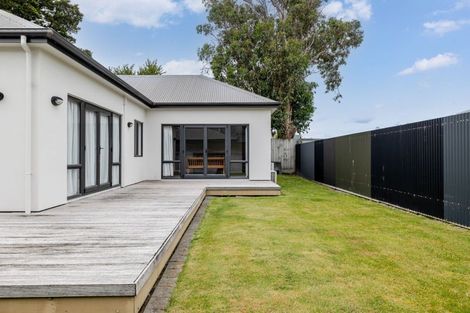 Photo of property in 14 Stewart Crescent, Hokowhitu, Palmerston North, 4410